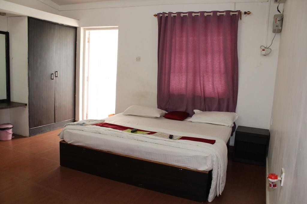 Sugar Plum Macedo Palms Bed & Breakfast Baga Room photo